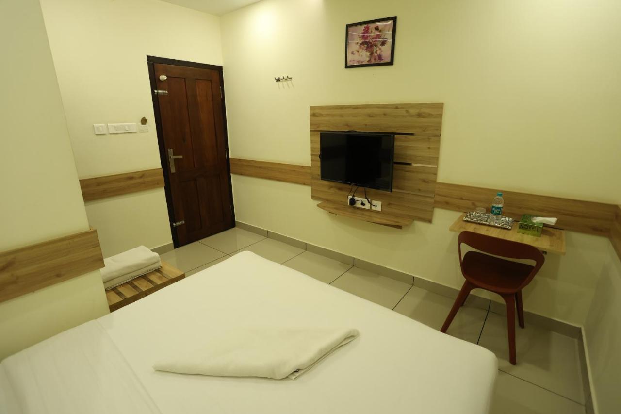Balaji Regency Kanhangad Kannangad Extérieur photo