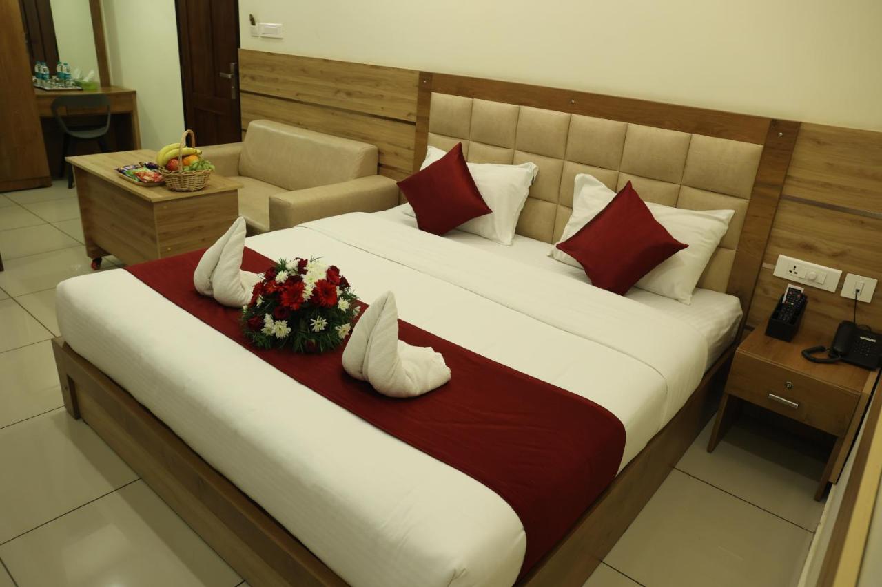Balaji Regency Kanhangad Kannangad Extérieur photo